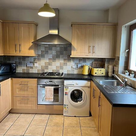 Lovely 2 Bedroom Family Apartment In Newcastle Newcastle  Eksteriør bilde